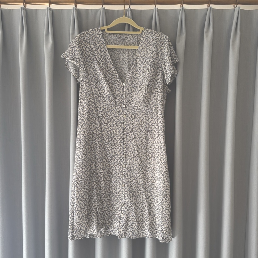 Women’s blue and white floral print Rails button down dress, size medium